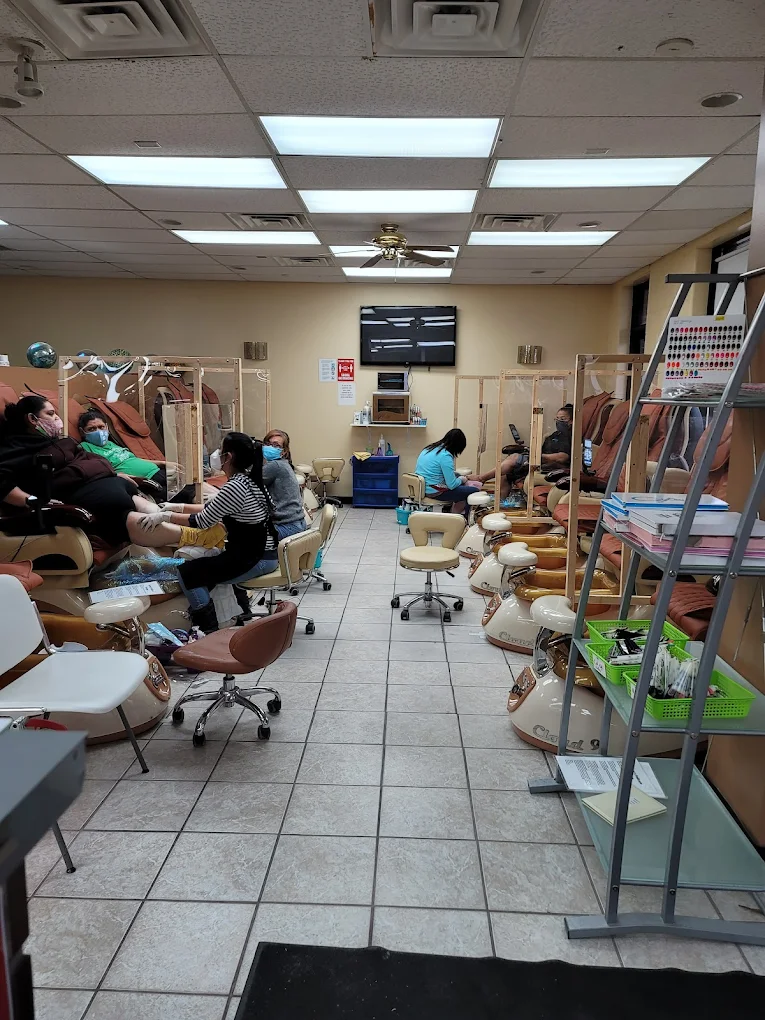 Nail salon before Amori Agency — old equipment, no system